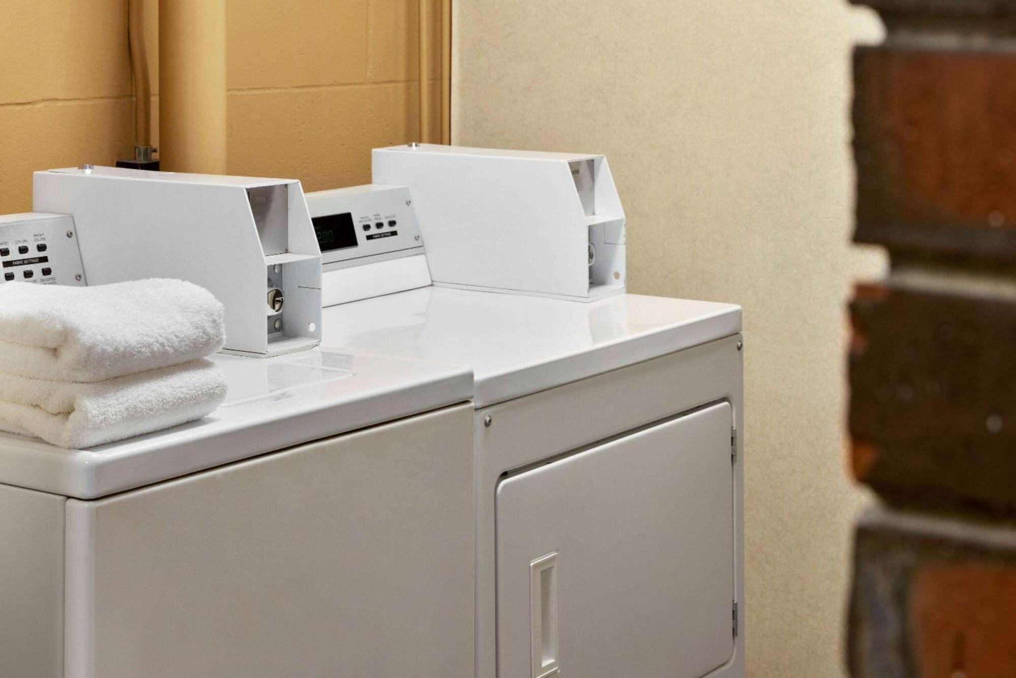 Hotel Ramada Plaza by Wyndham Portland Zewnętrze zdjęcie